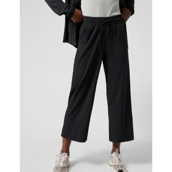 Athleta avenue wide leg crop pant 4 Black - Picture 1 of 16
